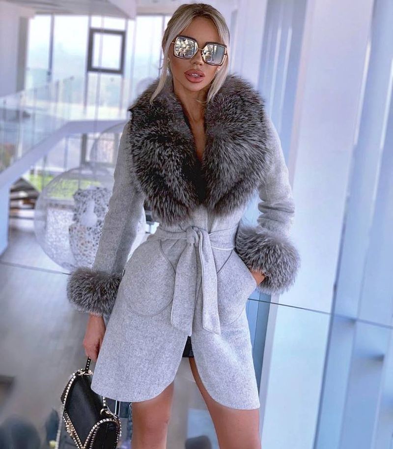 bianca dragusanu &icirc;n apartamentul lui bodi