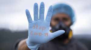 Sute de studenți voluntari au fost repartizați în spitalele COVID