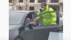Imagini inedite surprinse în trafic. Cum a încercat un polițist să oprească un șofer pus pe fugă