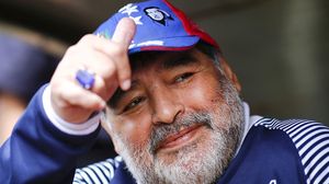 Diego Maradona a murit