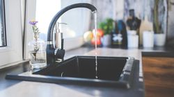 Mii de bucureșteni nu au apă caldă și căldură. Ce le promite Nicușor Dan