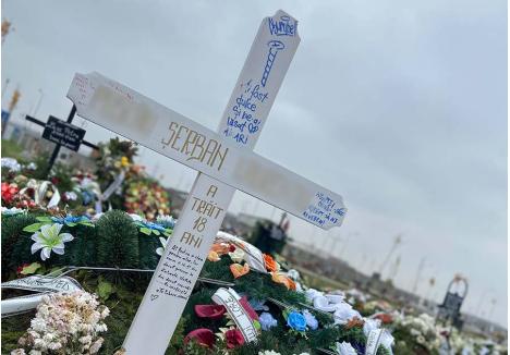 Povestea tragică a unei adolescente lovite mortal de tren. Iubitul fetei murise cu câteva săptămâni înainte