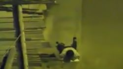 Povestea impresionantă a unui elev, nevoit să învețe la lumina unui felinar, pentru că nu avea curent electric acasă. Un milionar arab a sărit în ajutorul lui