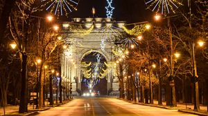 S-au aprins luminițele de Crăciun 2020 în București