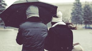 Alertă meteo, în vigoare! ANM a emis un cod galben de ploi puternice în zece județe ale țării