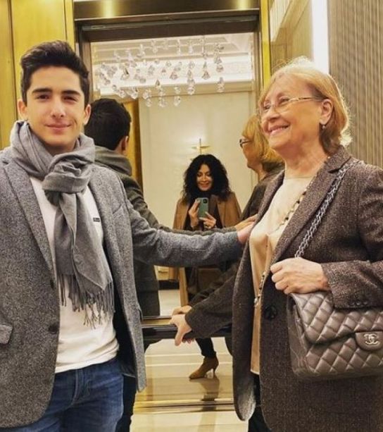 mama Mihaela Radulescu si Ayan