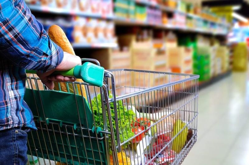 Programul supermarketurilor de Craciun 2020