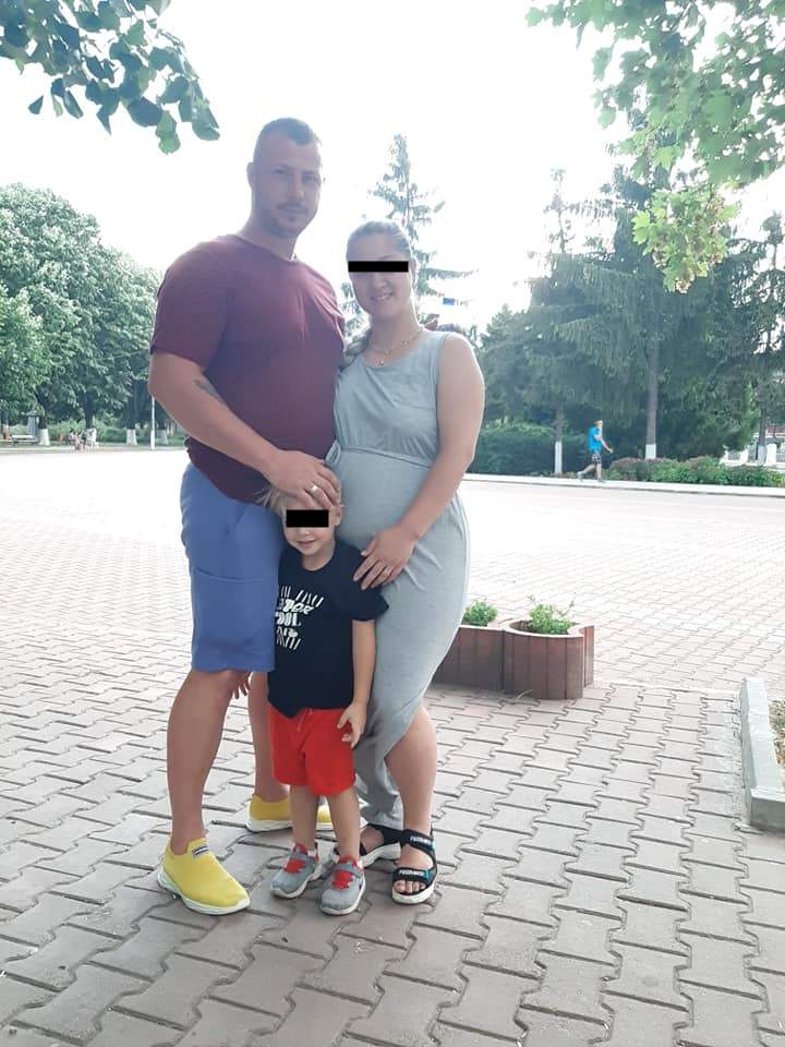 Soțul femeii este sfâșiat de durere după moartea soției sale