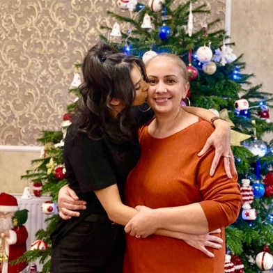 Raluca Pascu alături de mama sa