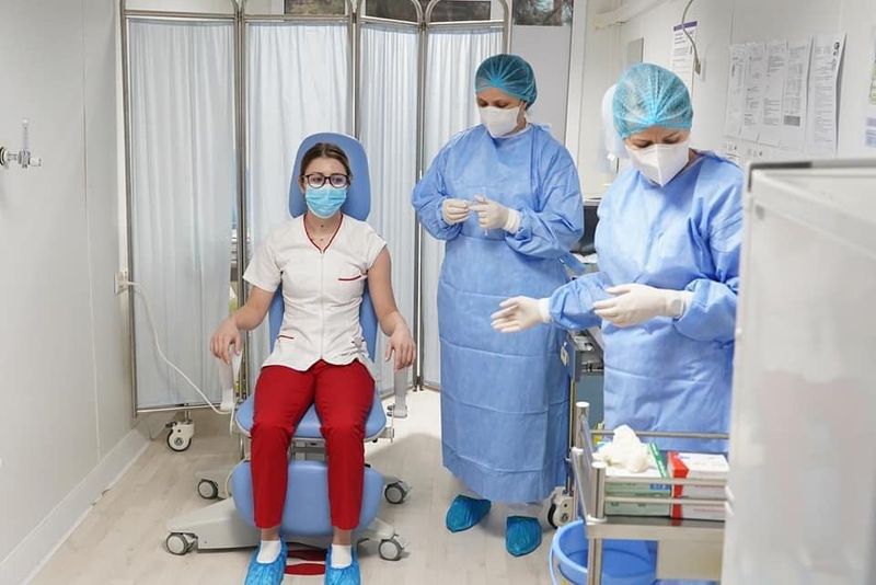 Mihaela Anghel, primul cadru medical vaccinat in Romania