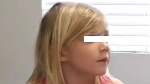 Fetița de 5 ani care își salvează mama de la înec