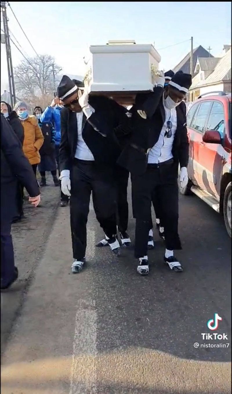Groparii dansatori din România