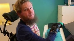 Moment emoționant! Mihai Nesu a reușit să mănânce singur la 10 ani de la accidentul tragic