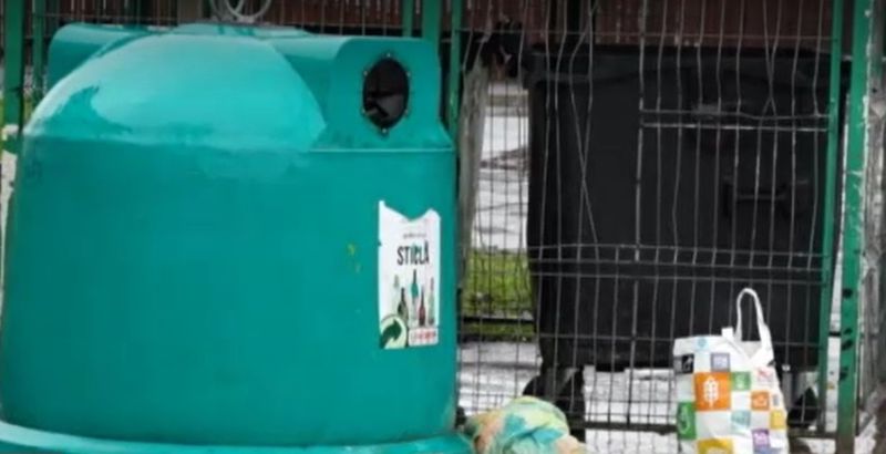 Bebelușul, &icirc;nvelit &icirc;ntr-o c&acirc;rpă și lăsat &icirc;n voia sorții