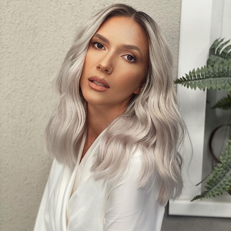 Adela Popescu