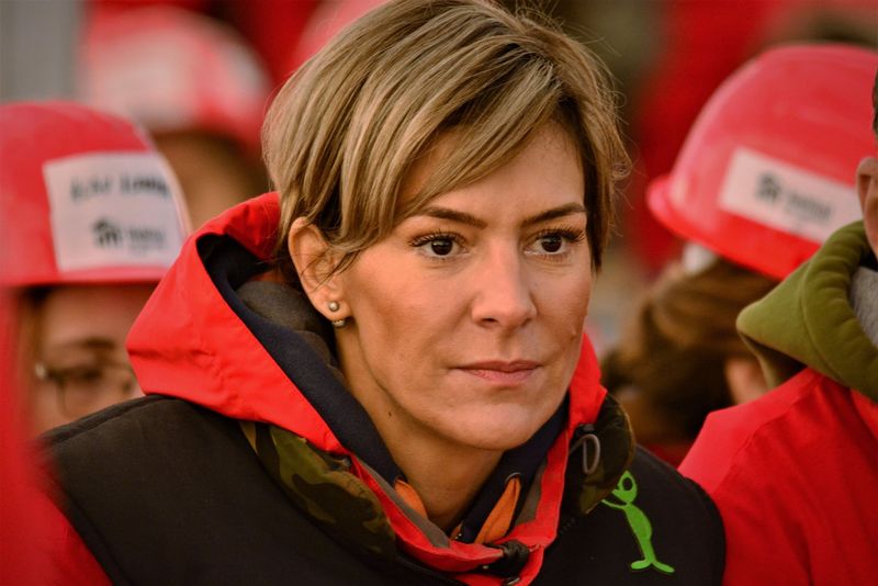 Roxana Ciuhulescu Roxana Ciuhulescu