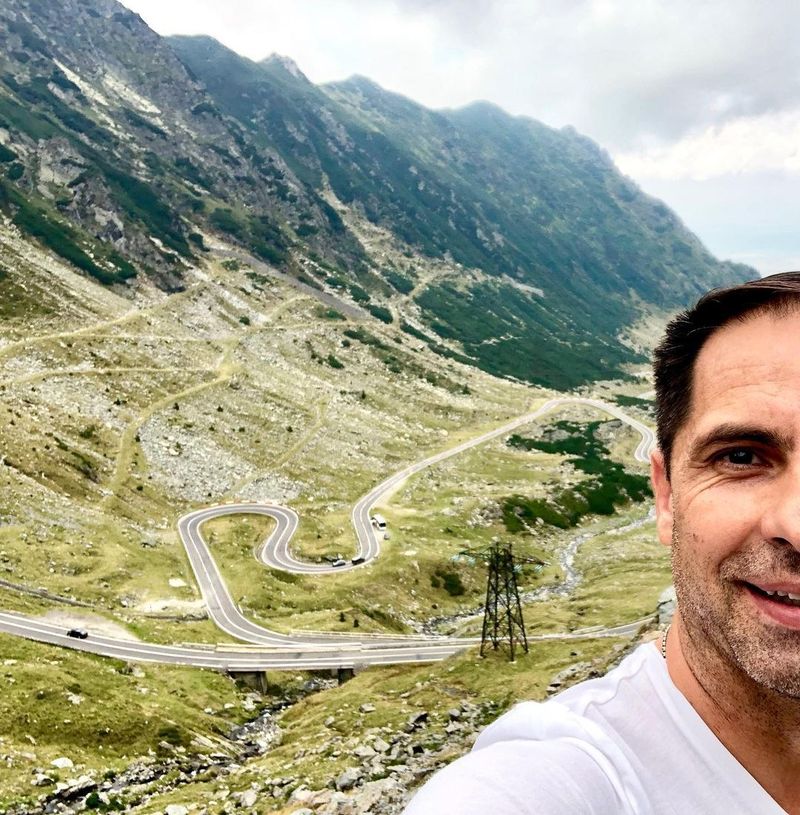 Dan Negru CV impresionant