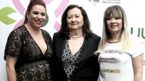 Mioara Roman, împreună cu fiicele sale: Oana și Catinca oana roman