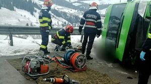 Accident grav în Suceava. Două persoane au murit
