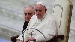 Papa Francisc a făcut vaccinul anti-Covid. Suveranul ponfit i-a îndemnat pe toți să se imunizeze: „Toată lumea ar trebui să ia vaccinul”
