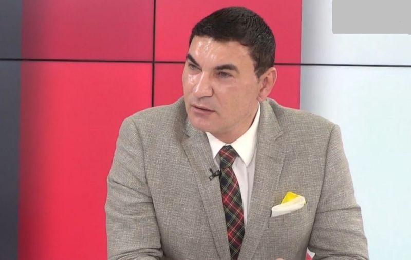 Ce studii are Cristi Borcea. A promovat Bacalaureatul la 26 de ani