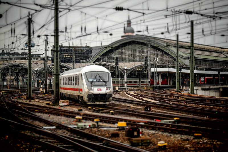 Trenuri suspendate pe ruta Gara de Nord-Aeroportul Otopeni