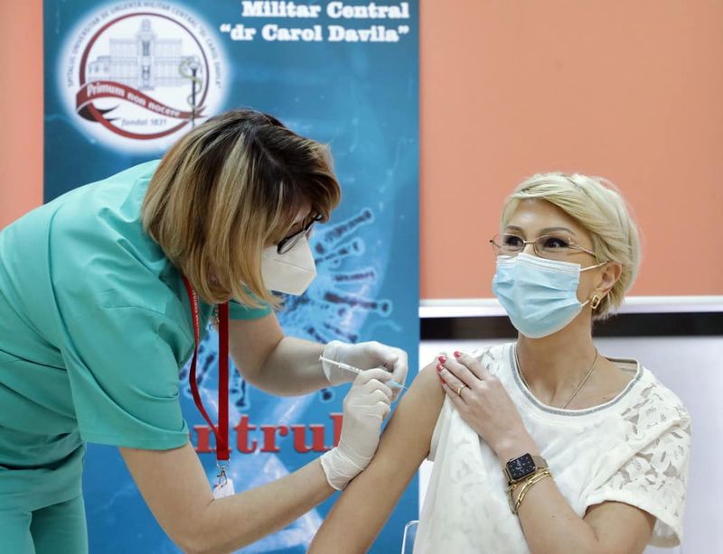 Ministrul Muncii, Raluca Turcan, s-a vaccinat împotriva coronavirusului 