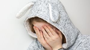 Fetiță de șase ani, violată de unchiul ei de 18 ani