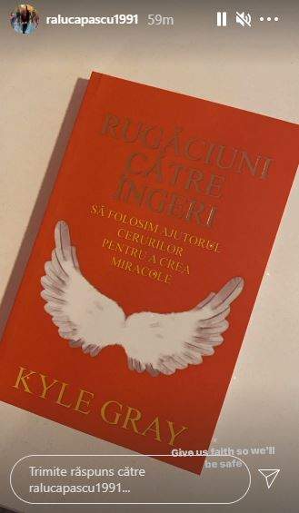 Raluca Pastramă a postat o carte de rugăciuni pe Instagram