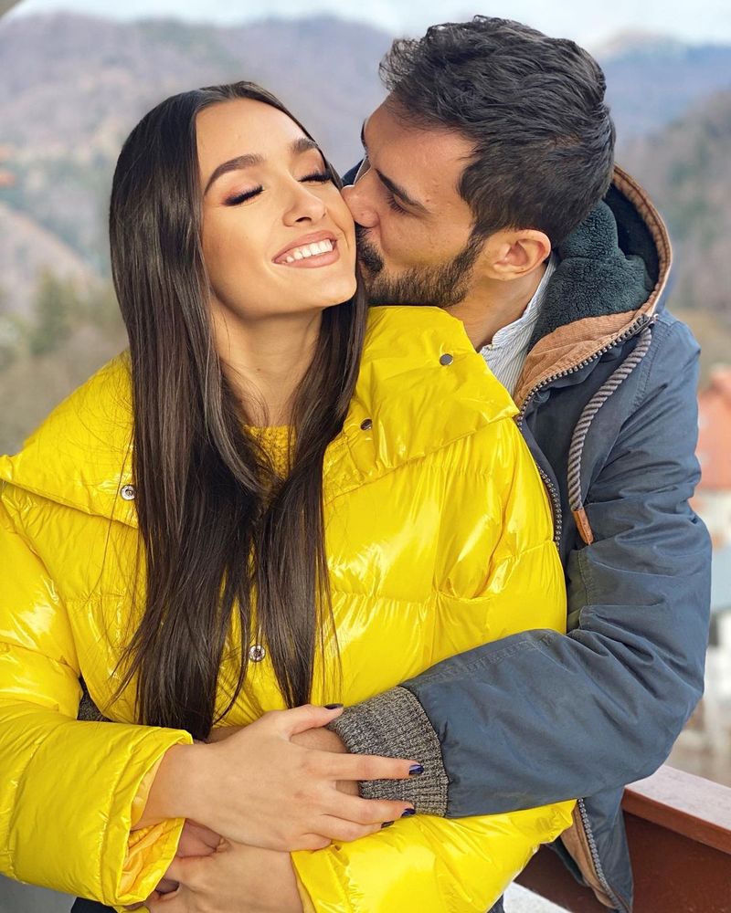 Viviana Sposub l-a prezentat familiei pe George Burcea