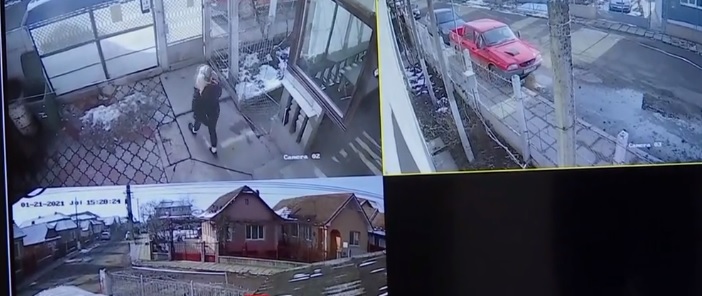 O tânără, lovită accidental cu lama unui utilaj