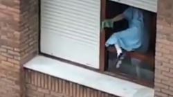 Gospodina care-i face de râs și pe cei mai curajosi cascadori din lume! Este incredibil ce a făcut femeia