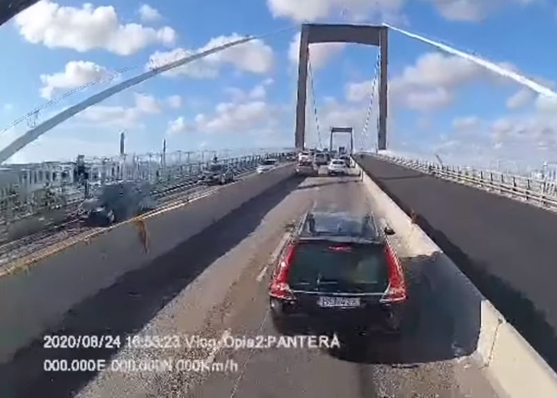 Imagini filmate de la bordul TIR-ului. 