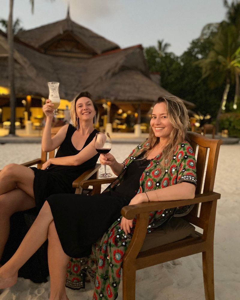 Laura Cosoi și Adela Popescu