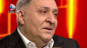 Vali Vijelie, in lacrimi