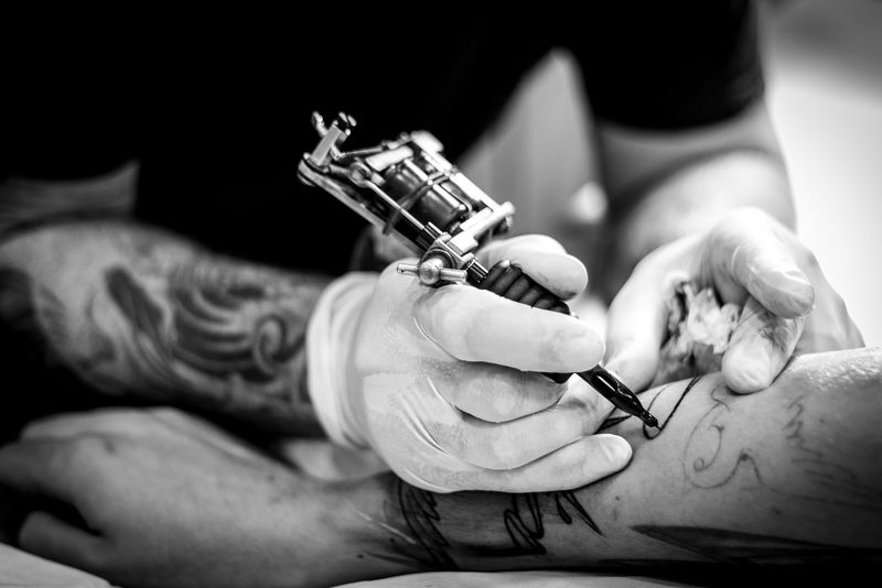 Și-a tatuat unul dintre copii ca să nu-i mai încurce 