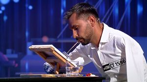 Marin Cornel, pictorul fără mâini, moment impresionant la Românii au Talent!