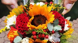 Un băiat din Iași a vrut să cumpere un buchet de flori, dar nu avea bani suficienți! Povestea copilului a impresionat o țară întreagă