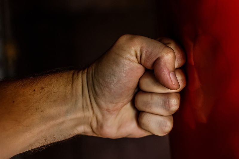 Rom&acirc;ncă bătută cu bestialitate de propriul iubit