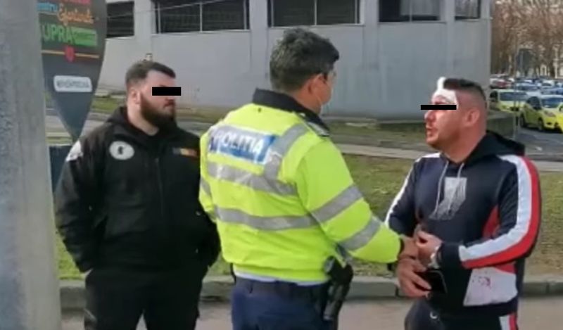 Un tânăr a izbucnit în lacrimi în fața polițiștilor! 