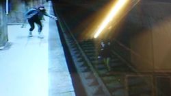 Imagini care vă pot afecta emoțional! Tânără salvată de la moarte în ultima clipă! De ce a sărit în fața metroului?