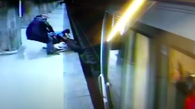 S-a aflat! Motivul pentru care tânara de 15 ani a sărit pe șine la stația Dristor 1! A reușit să fie salvată în ultima clipă
