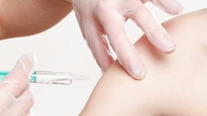 Vaccinul AstraZeneca, testat pe 300 de copii! 