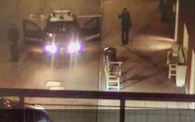 Bărbatul agresor a fost oprit de carabinieri