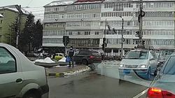 VIDEO Regulile de circulație nu sunt pentru toată lumea! O demonstrează un șofer din Suceava