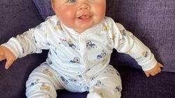 Un bebeluș de doar un an s-a stins din viață după ce a fost dat în grija unor părinți adoptivi. Cei doi soți au fost arestați fiind suspecți de crimă