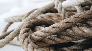 Un elev de clasa a 8-a s-a sinucis 