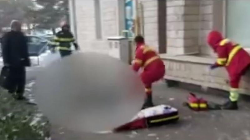 Angajații SMURD, după ce femeia a căzut în gol