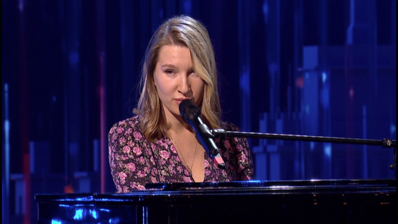 Angelina Rudneva, direct din Rusia pe scena de la Românii au Talent, sezonul 11.