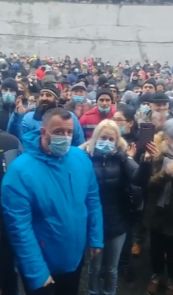 Diana Șoșoacă s-a alăturat grevei minerilor din Valea Jiului! Fosta senatoarea AUR a vrut să intre &icirc;n mină: 